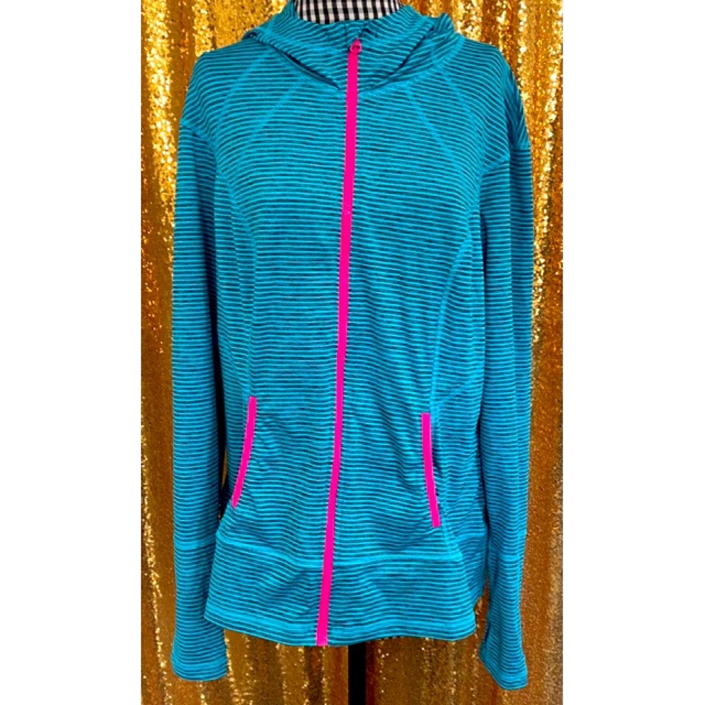 lukka workout jacket